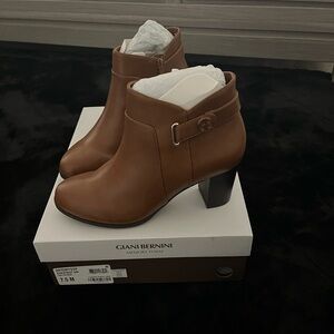 Giani Bernini Memory Foam
ArtemySSP Chestnut SM